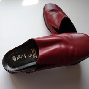 1803 Maron Slip-On Shoes - Size 9 - Made in Portugal